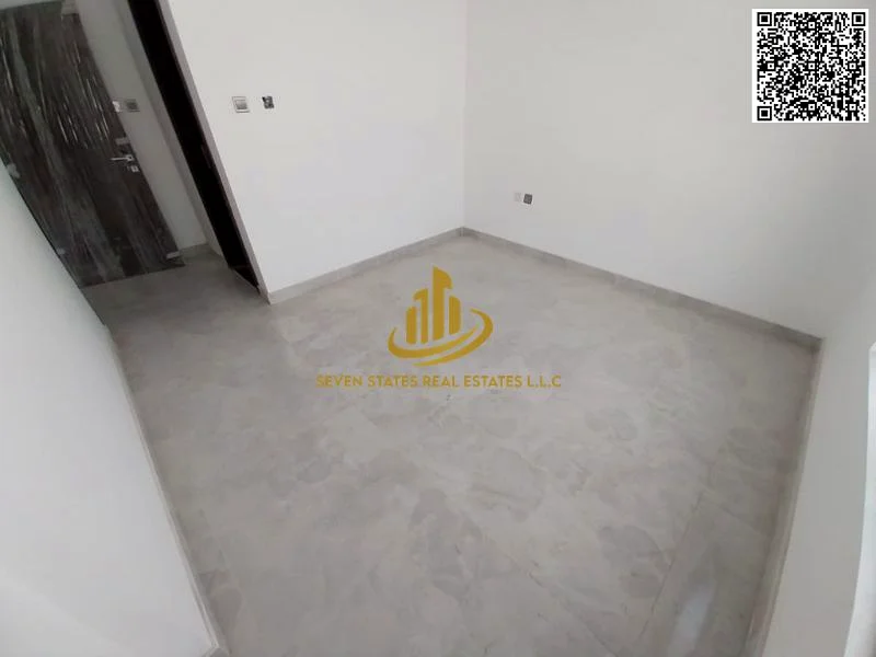 توفر الشقة بيئة جديدة ومنظمة جيدًا لأولئك الذين ينتقلون للمرة الأولى.63712684415619110