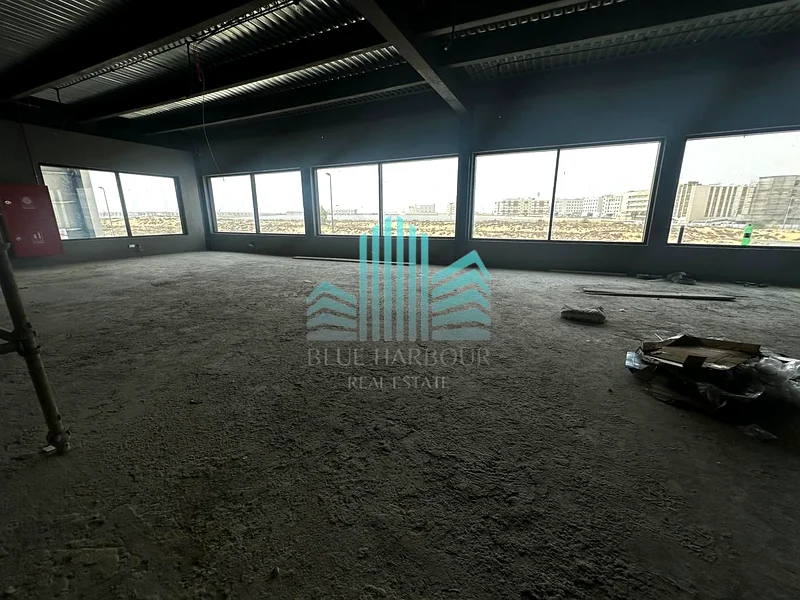 PRIME ROAD FACING LOCATION | SHOWROOM CUM WAREHOUSE | READY TO MOVE-IN63614934970371114