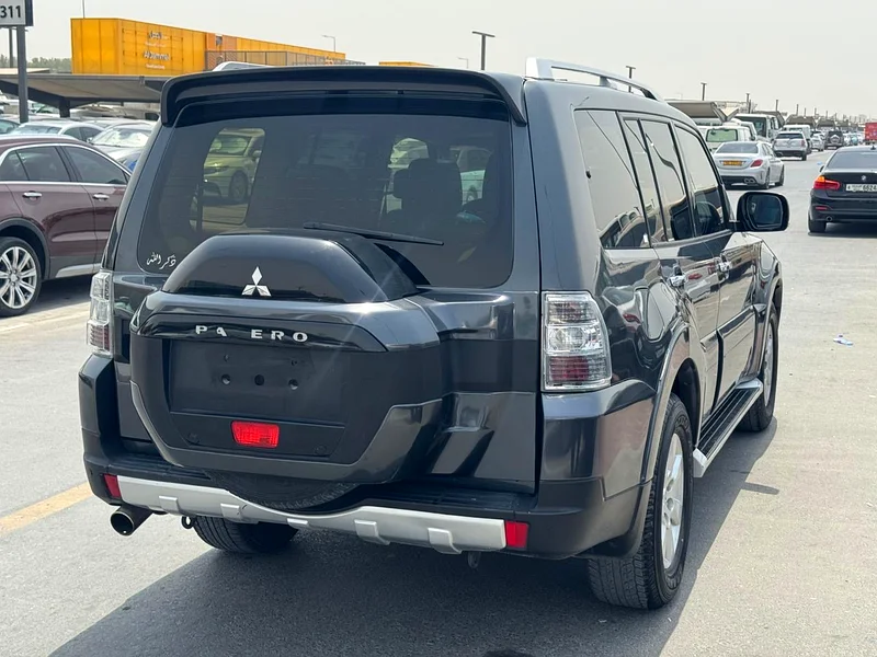 Mitsubshi pajero 2015 fullopshin gary color GCC63482188181889114
