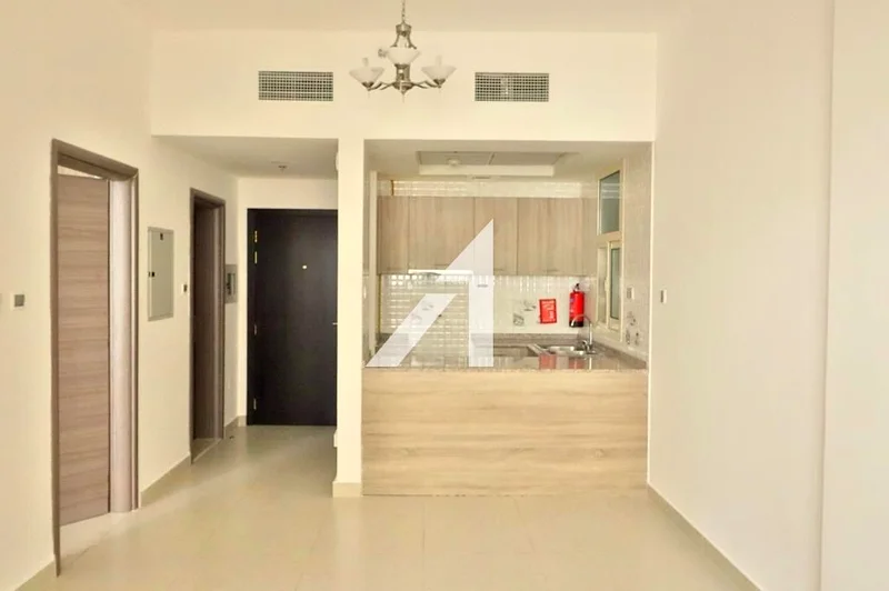 Available on 22-Sep | 1BHK Huge Space With Balcony63746698944259111