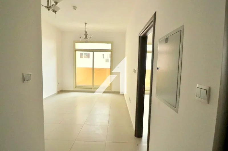 Available on 22-Sep | 1BHK Huge Space With Balcony63746698944259112