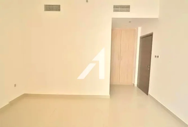 Available on 22-Sep | 1BHK Huge Space With Balcony63746698944259113