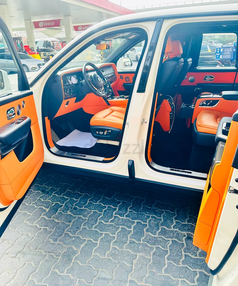 رولز رويس كولينان بلاك بيدج63490305061379112