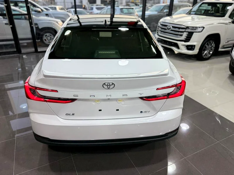 TOYOTA CAMRY 2.5L GLE HEV RADAR,LEATHER,BLINDSPOT,VENTILATION,SEATS 2025YM كامري جي ال اي 2.5 هايبرد63484601170178113