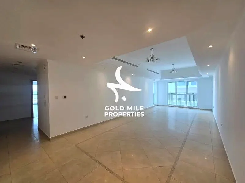 مجمد مجاني ||| شقة أنيقة مكونة من 3 غرف نوم مع غرفة خادمة ||| مقابل وزارة التربية والتعليم63744067303682110