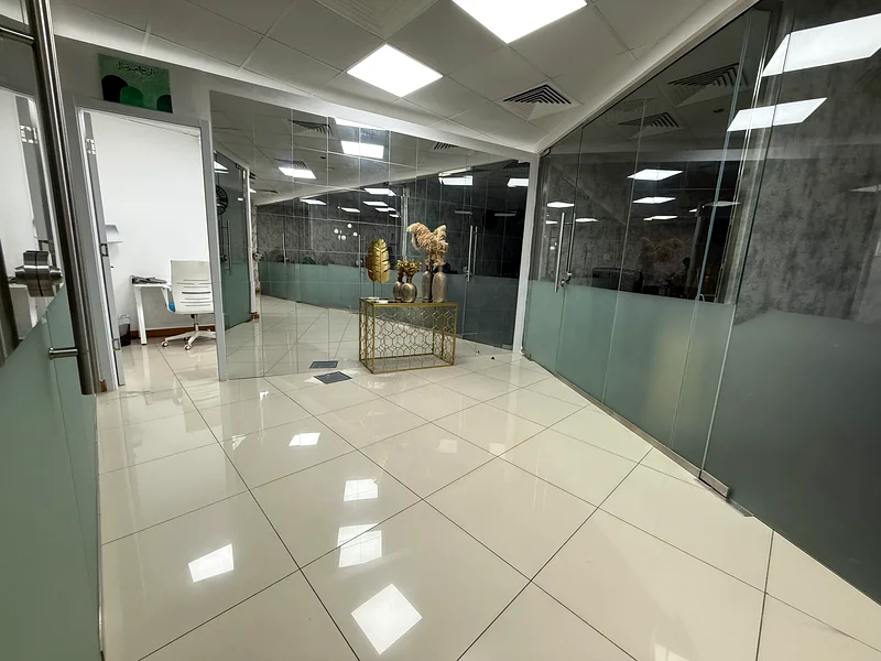Breath-Taking Pool View || Fully Furnished Office || Biglayout63823788008323113