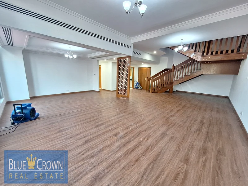 DUPLEX 3 BR /  NEXT STEP TO METRO / WIT TARRACE63768649696130112