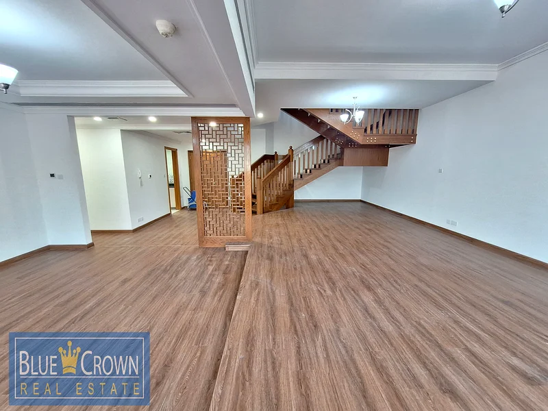 DUPLEX 3 BR /  NEXT STEP TO METRO / WIT TARRACE63768649696130111