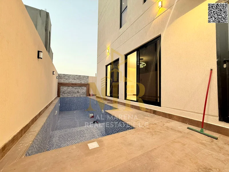 🏡 Luxurious villa for sale on the main street in Al Helio 2 - Ajman 📍 5 master bedrooms + 2 floors and a roof + a private pool. Land area: 3,100 squ63894082591747111