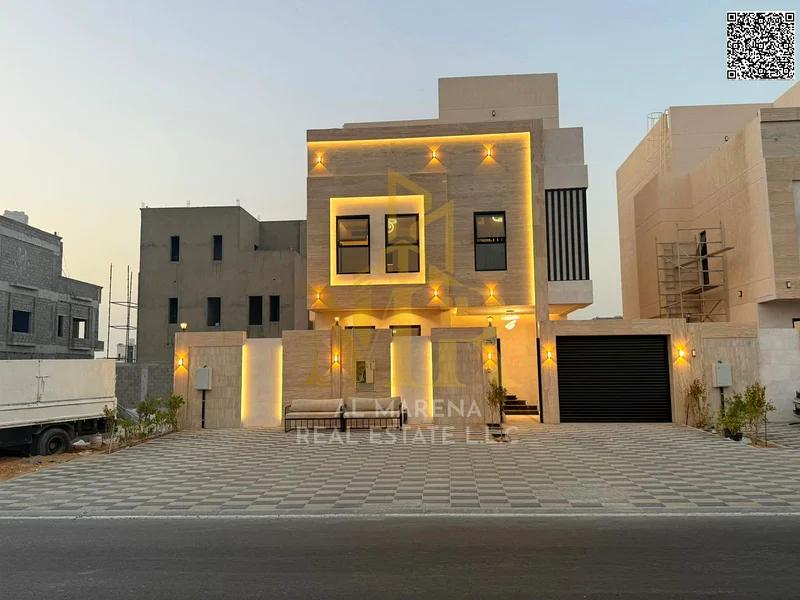 🏡 Luxurious villa for sale on the main street in Al Helio 2 - Ajman 📍 5 master bedrooms + 2 floors and a roof + a private pool. Land area: 3,100 squ63894082591747110
