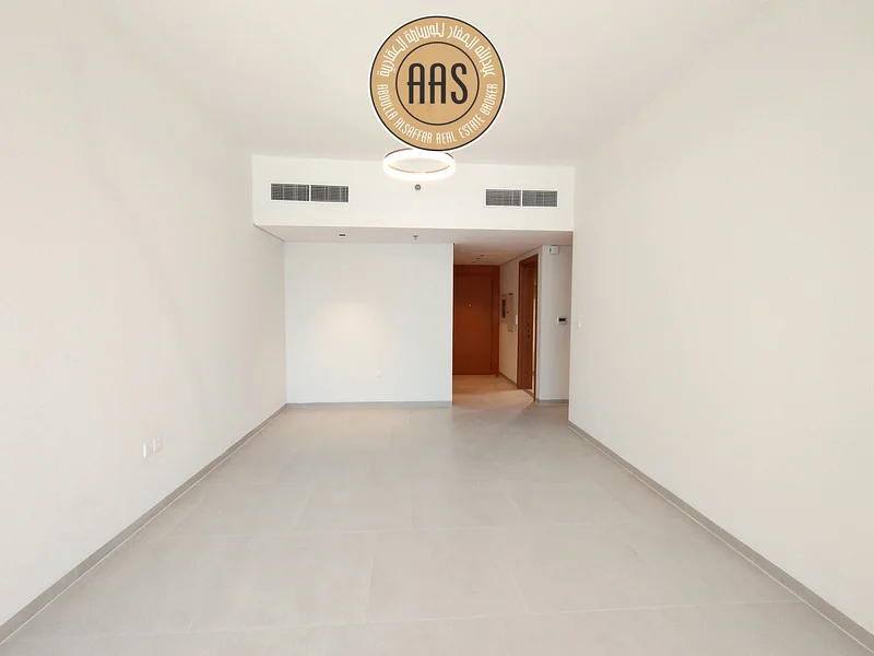 شقة جديدة فسيحة بغرفة نوم واحدة مع تراس/ تصميم كلاسيكي/ موقع متميز/ عرض محدود63766560123650112