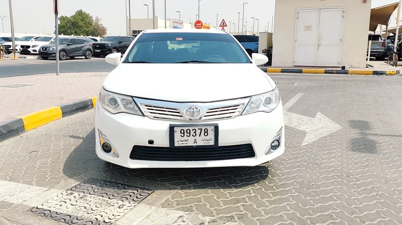 TOYOTA CAMRY 2015 GCC FULL AUTOMATIC FULL OPTION PERSONAL DRIVING VERY CLEAN CAR63484632062850111