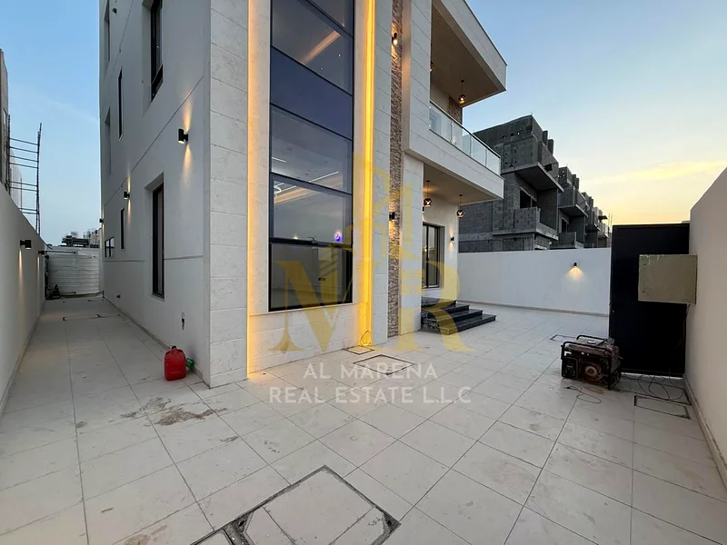 🏡 للبيع – فيلا أنيقة في الباهية، عجمان | طابقين + سطح | 4 غرف نوم رئيسية | مجلس | غرفة معيشة واسعة | مطبخ حديث | شامل الكل63881481278337114