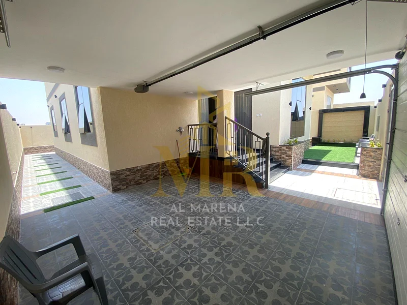 🏡 للبيع – فيلا فاخرة في الباهية – عجمان | طابقين + سطح | 6 غرف نوم رئيسية | مجلس + 3 غرف معيشة | مطبخين حديثين | غرفة خادمة | سبا63881373555329111