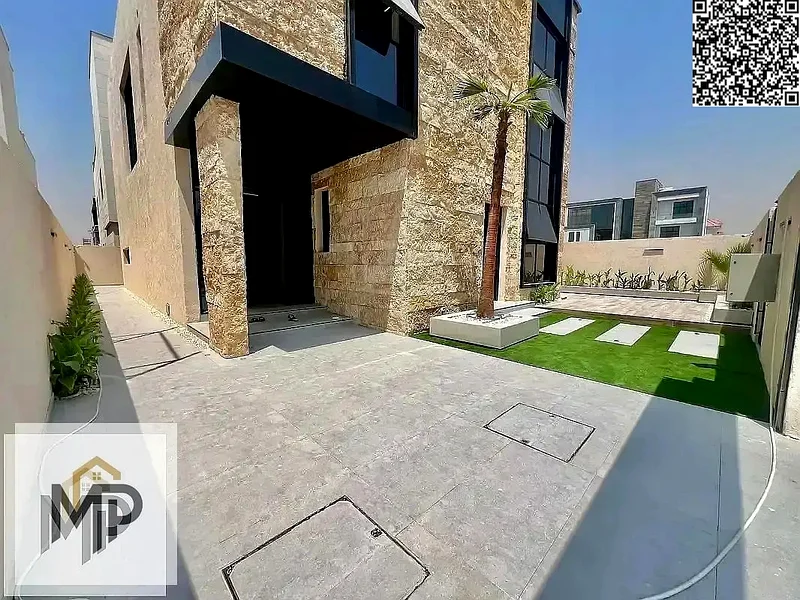 فيلا فاخرة جدًا بواجهة حجرية كاملة وديكور داخلي فاخر جدًا بأرضيات على طراز الفنادق الفاخرة ومساحات داخلية واسعة.63871768468994112