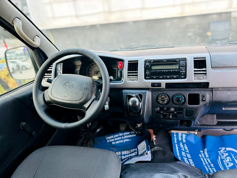 Toyota HiAce // Full seats // Gcc space // Model 2013 // Good Conditions63484347856386114