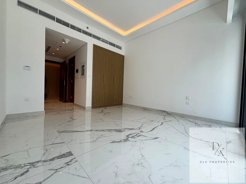 MULTIPLE UNITS | SPACIOUS | CHILLER FREE63802223426945113