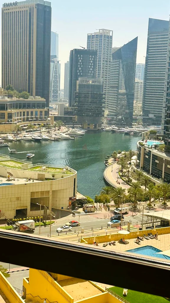 غرفة ماستر مؤثثة / بجانب الترام / بإطلالة على المارينا / شقة جديدة / صدف 7، جي بي آر63797699147138110