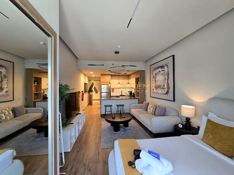 studio | Prime Location | Spacious Unit63779603036930112