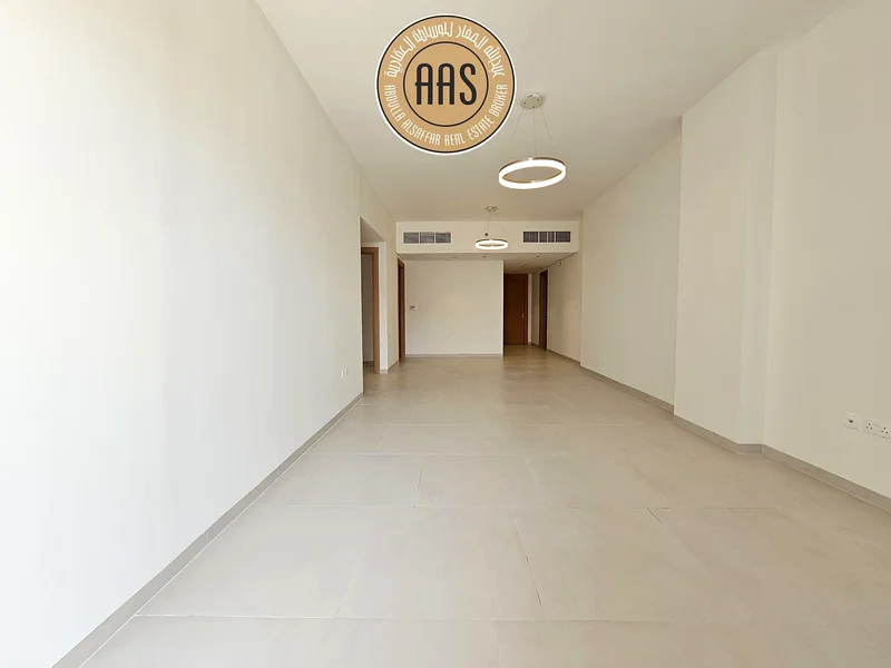 شقة جديدة بالكامل بثلاث غرف نوم + غرفة خادمة + غرفة تخزين + منطقة غسيل/ مطبخ مغلق/ 4 حمامات مناسبة/ مساحة كبيرة/ موقع ممتاز/ إيجار معقول/ آرجان63766560147074111