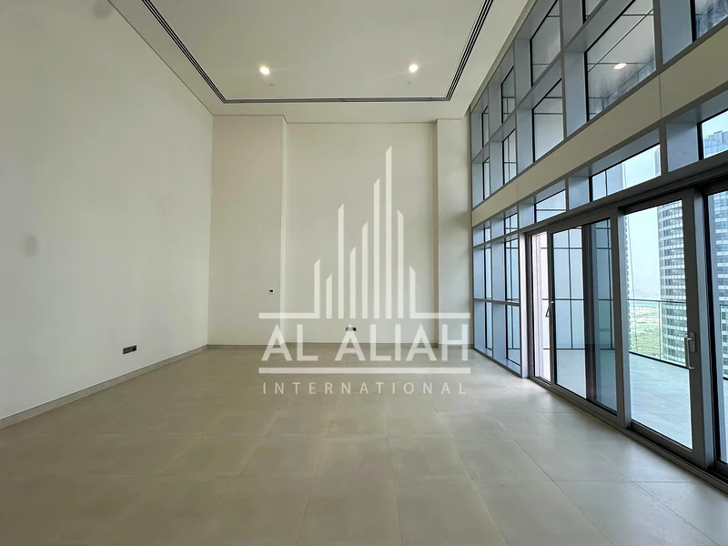 Premium 5BHK Penthouse for Sale Huge Layout Invest Now63842739260675111