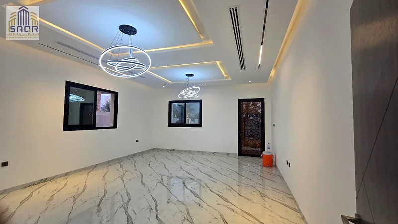 Classic design villa, 4300 sq ft. Ready to move in, with electricity, water and air conditioning. Freehold. No annual service fees.63872926613634113