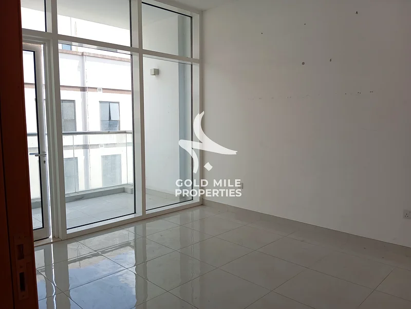 شقة فاخرة جداً من غرفتي نوم || غرفة خادمة || مبنى عائلي || طابق عالي63743978625154113