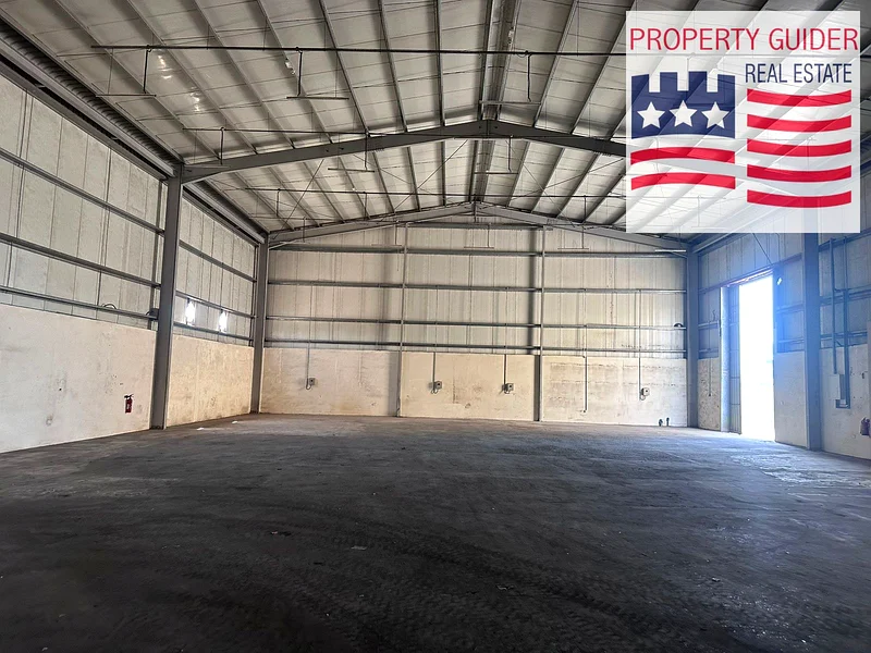 WAREHOUSE WITH MEZANINE BUILT WITH OFFICES AND TOILET63612457896067113
