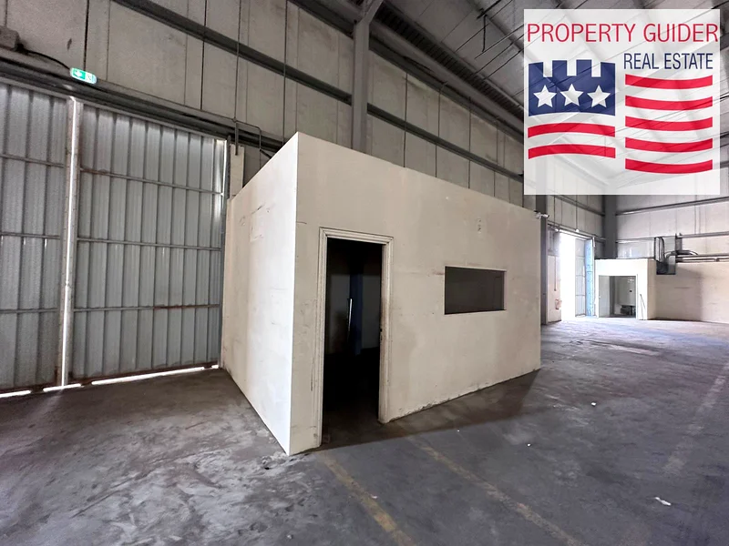 WAREHOUSE WITH MEZANINE BUILT WITH OFFICES AND TOILET63612457896067112