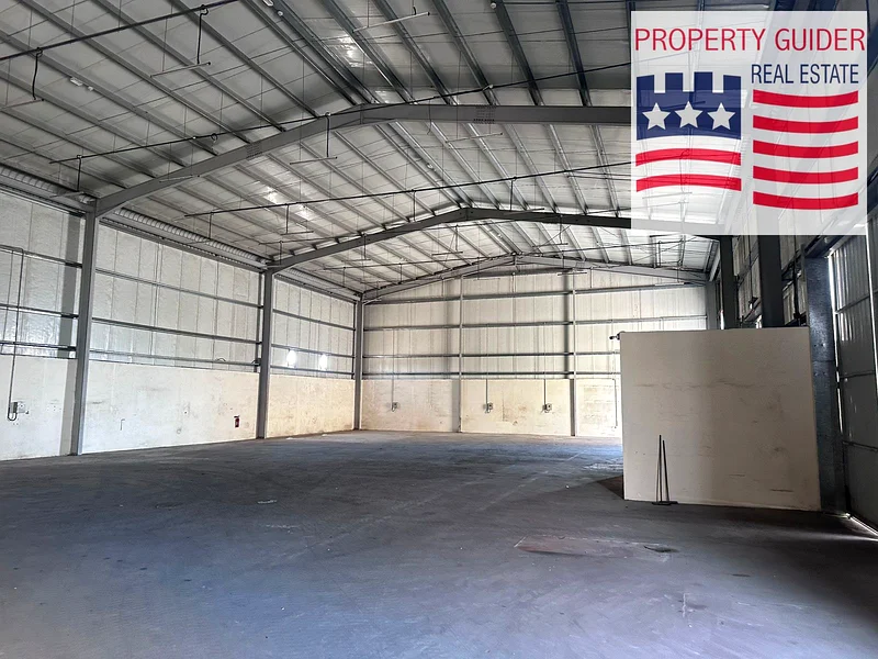WAREHOUSE WITH MEZANINE BUILT WITH OFFICES AND TOILET63612457896067111