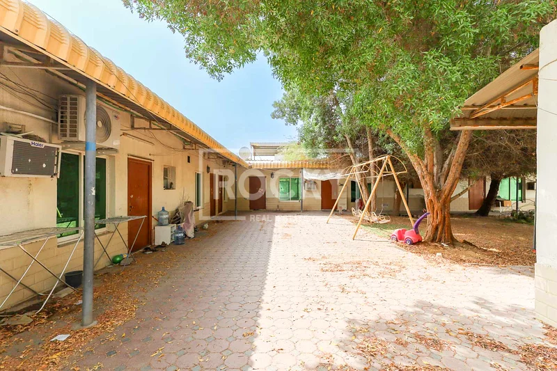 قطعة زاوية كبيرة | جاهزة لفيلا جديدة63914933525122112