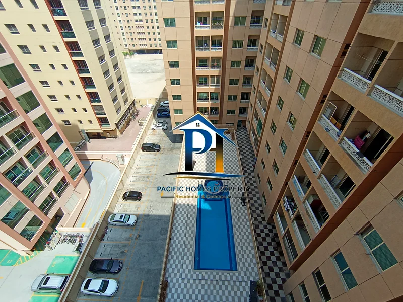 Front side of pond park 🏞️ 🏞️ 🏞️ park 2 bhk available gym pool  and all facilities Rent 63k63757853617537111