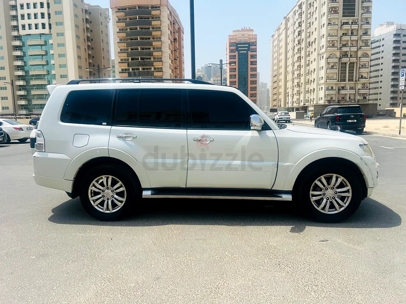 MITSUBISHI PAJERO 2016 GCC , TOP LINE,GLS 3.863612069726594112