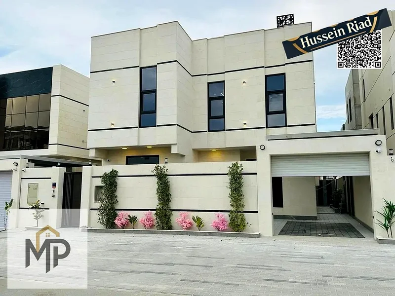 A great opportunity to own a luxury villa located in the heart of the distinguished Bahia area at an attractive price, including electricity, water an63881266094465110