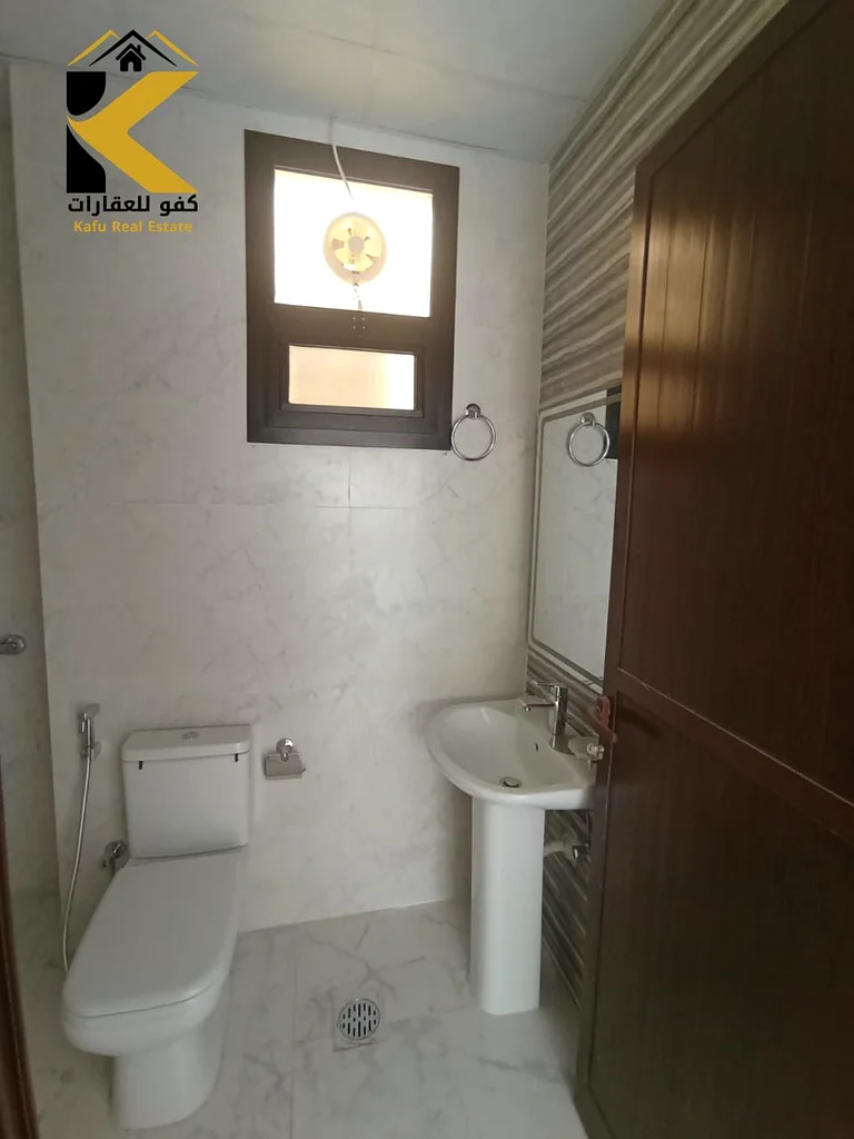 استوديو للإيجار السنوي مع مطبخ شبه منفصل في منطقة الجرف الصناعية 363811388656771113