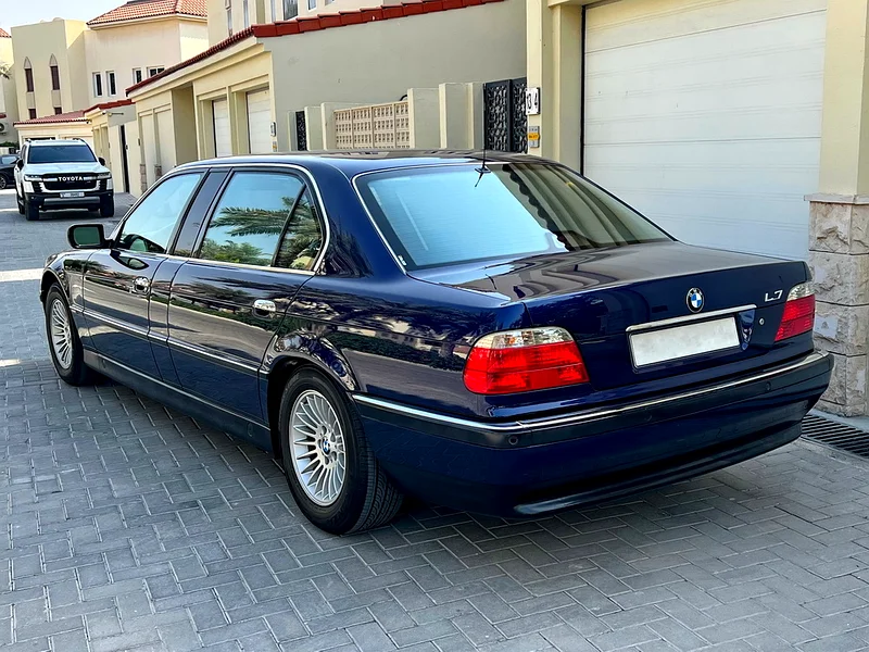 بي إم دبليو إل7 1999 | فئة نادرة بمحرك ف12 فاخرة بعجلات قاعدة طويلة | حالة ممتازة63484910688258113