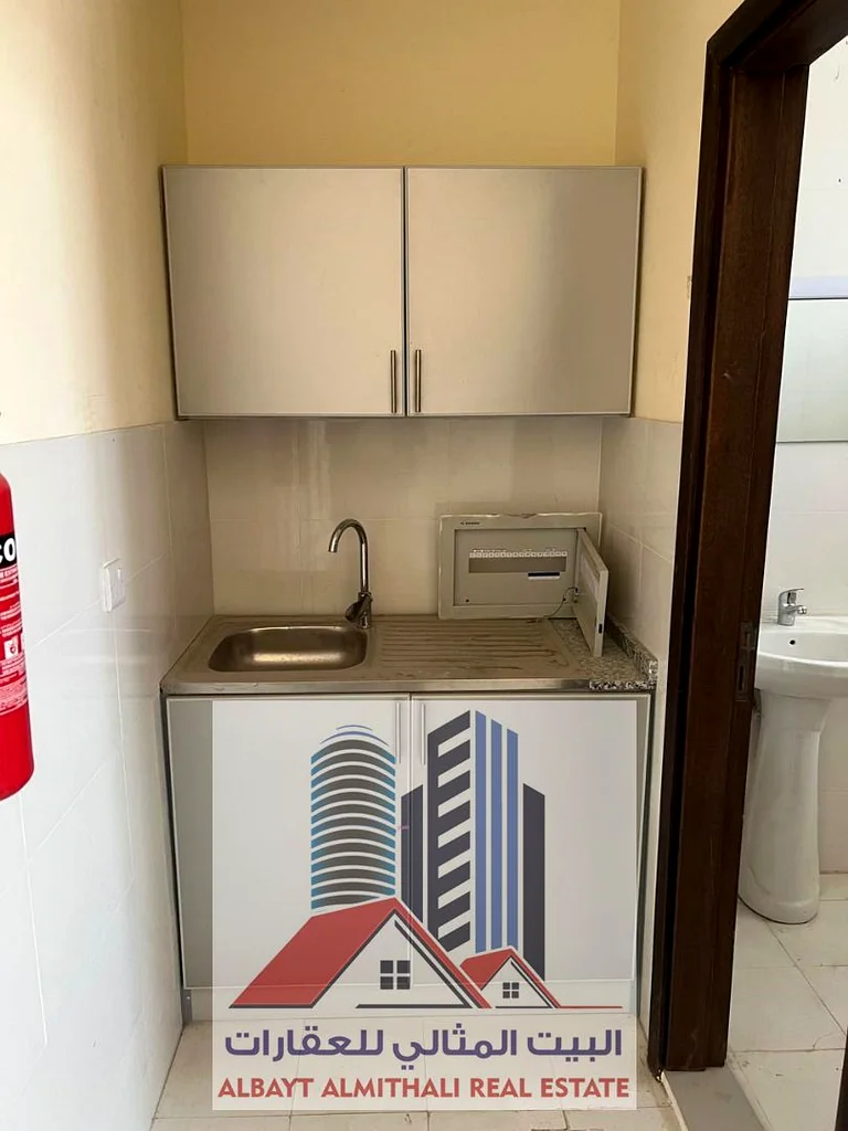 استوديو للإيجار في الجرف الصناعية – عجمان 🏢 📍 موقع متميز، قريب من جميع الخدمات الأساسية مع سهولة الوصول إلى الطرق الرئيسية. حي هادئ ومناسب63809391843459113