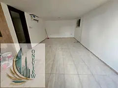 Very big Studio Rent 23000 Saprat Kitchen full family building 6 chq payment