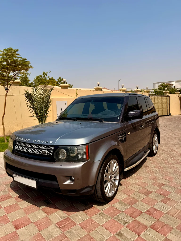 رينج روفر سبورت 2013 - سيارة دفعٍ رباعي فاخرة | 30,000 درهم إماراتي (قابل للتفاوض)63489005088897112
