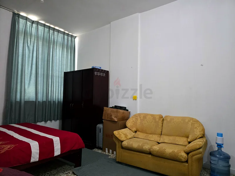 غرفة نوم واحدة متوفرة للعائلة في الشعيبة 1263797396873475114