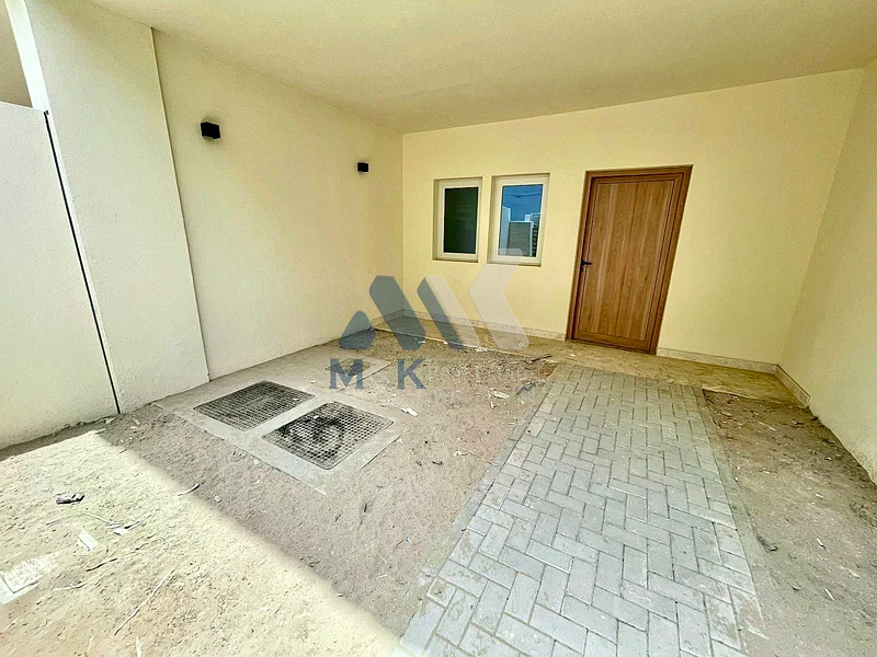 جديد بالكامل / شرفة كبيرة / علية / جاهز الآن63493835098882114