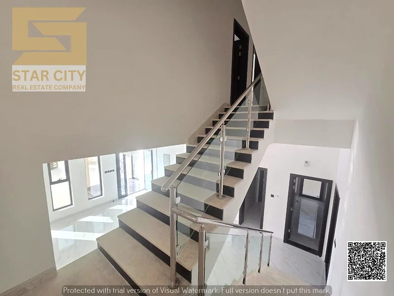 فيلا للبيع بسعر ممتاز يشمل رسوم التسجيل ونقل الملكية، قابل للتفاوض، وتضم فناءً كبيرًا. ملكية حرة لجميع الجنسيات63901691799554114