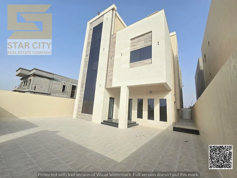 فيلا للبيع بسعر ممتاز يشمل رسوم التسجيل ونقل الملكية، قابل للتفاوض، وتضم فناءً كبيرًا. ملكية حرة لجميع الجنسيات63901691799554111