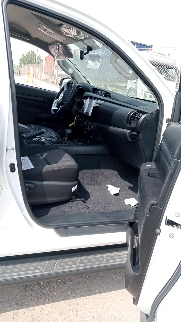 TOYOTA HILUX 2.4 DIESEL || AUTO || Wide Body || 202563612449604226114