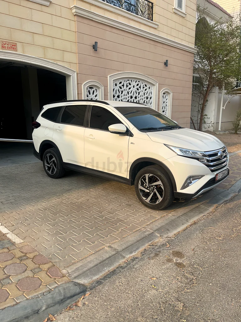 Super clean toyota rush maintained in agency63612448452481112