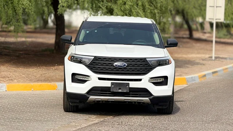 FORD EXPLORER 2022 GCC  8 SEATER  AWD63613463554435111