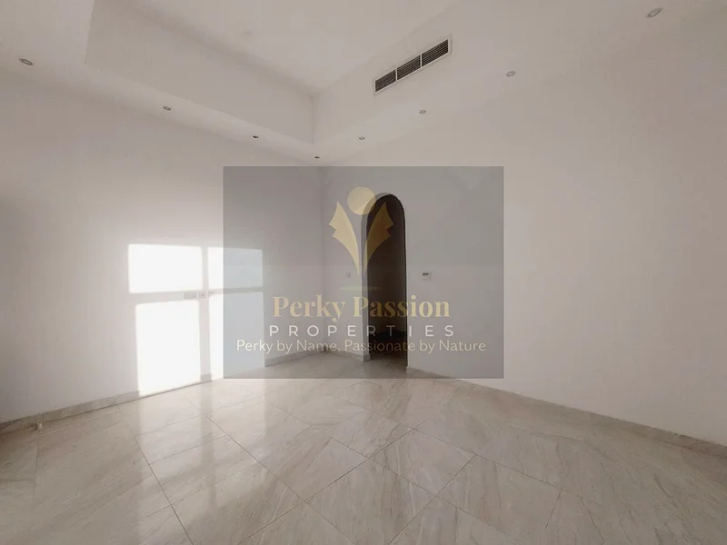 فيلا رائعة مكونة من 5 غرف نوم للإيجار في خوانق 263727388765058114