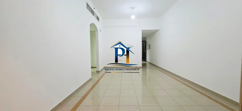 شقة فاخرة 02 متاحة مع جميع وسائل الراحة بالقرب من (( على موقع متميز ))63757382260225113