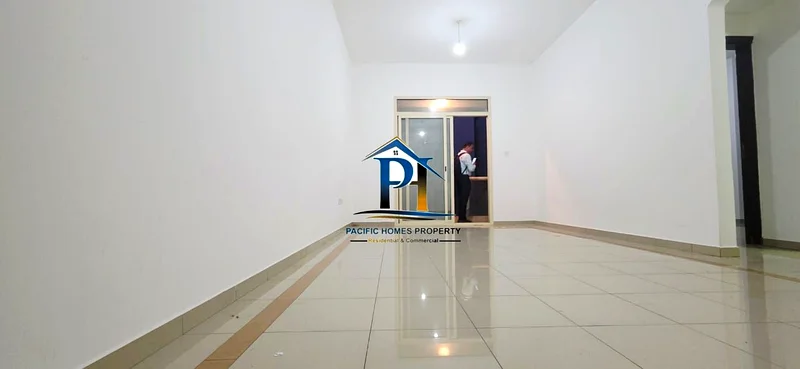 شقة فاخرة 02 متاحة مع جميع وسائل الراحة بالقرب من (( على موقع متميز ))63757382260225114