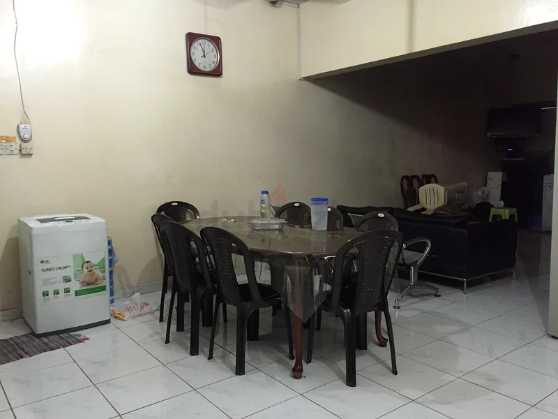 BACHELORS ACCOMMODATION63624723459970112